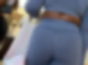Thick milf with dumptruck in blue leggings (OC)