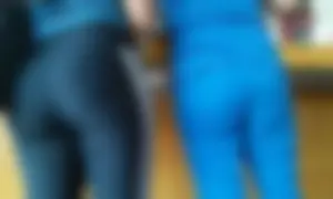 Big booty in leggings with vpl