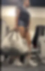 Latina loves to show her big ass