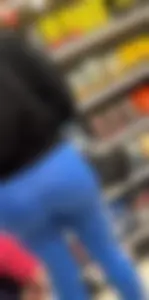 Pawg in blue leggings