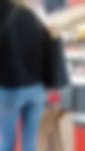 Sexy Candid Booty in Tight Blue Jeans Cafe Creepshot