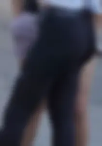 Thick blonde with big booty in Nike leggings showing vtl