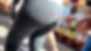 Hot big bubble ass in grey leggings