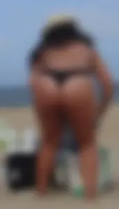 thick ass thong beach babe