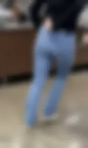 Fit white chick with a nice ass in jeans