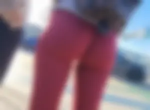 Bubble Butt in Red Leggings