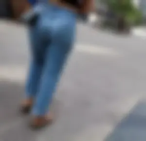Phat booty in jeans