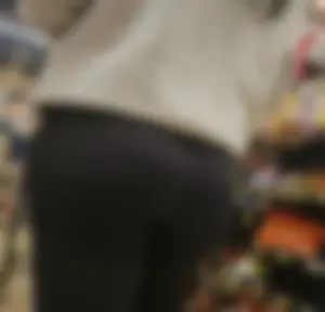 Colombian Latina with nice ass in leggings (VPL)