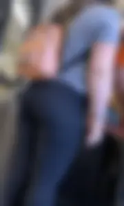 Round Bubble vpl on gamer chick!