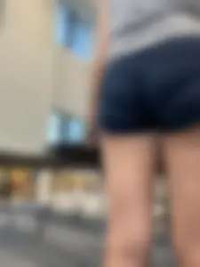 College girl’s shorts are way too tight