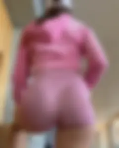 Cute babe with the Bubble but working Out  / Not OC