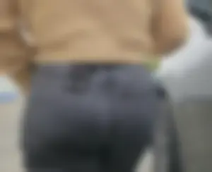 JUICY booty milf. OC.
