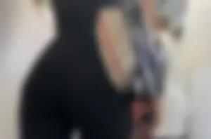 Latina with tight leggings (NOT OC)