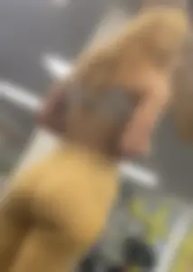 Soft Latina Ass in Yellow Leggings