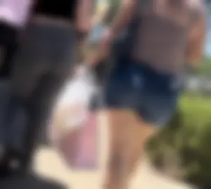 Jiggly pawg with her pawg mother (OC)