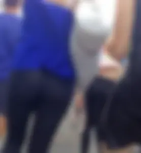 Great festival candid VPL teen in leggings and a top, cute skinny blonde