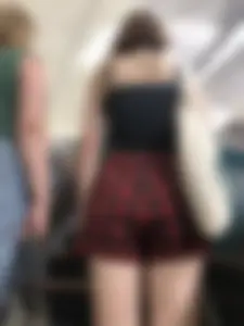 Hot Candid Legs With Pale Skin Subway Escalator Creepshots