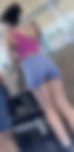 Super hot light skin ass at the gym - different day caps