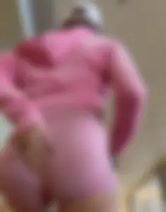 Cute babe with the Bubble but working Out  / Not OC