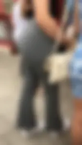 Bubble butt in flare pants