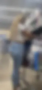 Latina milf has nice wide ass in jeans