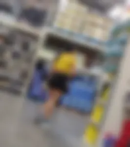 Hot Girl In Mini Skirt In Food Store In RGV / Sabrosa Mora En Mini Falda En El Valle Del Rio Grande