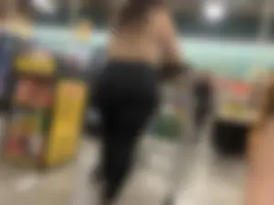 Nice Latina with big fine ass in black leggings