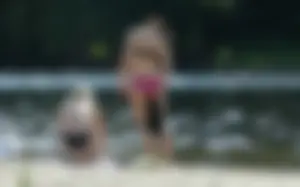 Bikini girls