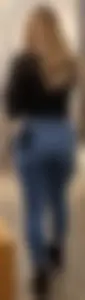 Bubble butt blonde in tight jeans