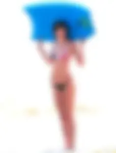 Kendall Jenner paparazzi pictures in bikinis
