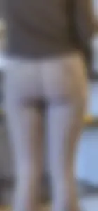 [MUST SEE] THIN BLONDE MILF in LEGGINGS