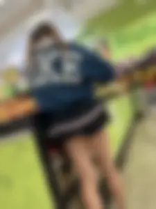 Fat booty in flares / bonus skirt pic