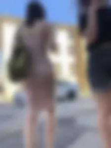 Amazing candid chick wearing a dress, VPL and glimpses of her ass through the fabric