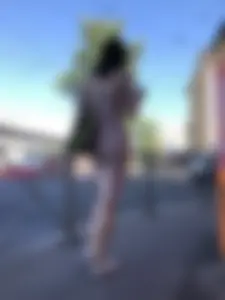 Amazing candid chick wearing a dress, VPL and glimpses of her ass through the fabric