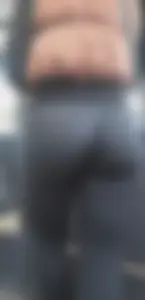 Cute brunette with a jiggly bubble butt