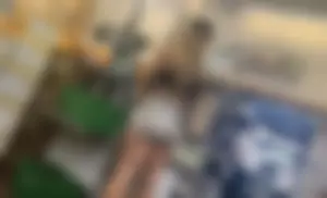 Blonde with fantastic ass and thighs in grey shorts (OC)