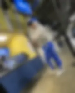 10/10 Platinum Blonde in Blue Leggings at game