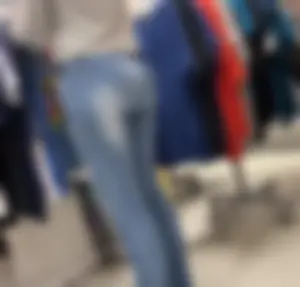 Nerdy booty in tight jeans