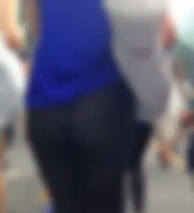 Great festival candid VPL teen in leggings and a top, cute skinny blonde