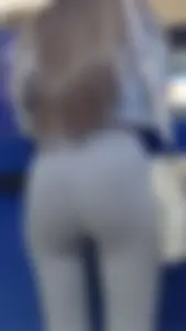 Skinny Teen with Bubble Butt in gray Leggings