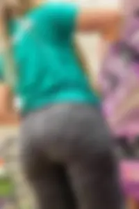 Hot Employee in TIGHT JEANS & FACE