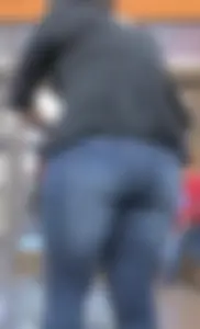 Chunky milf ass creeped in jeans shopping