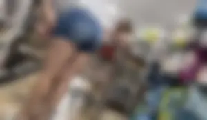 Nice Bubble Booty pawg milf in jean shorts