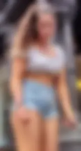 Girl in denim shorts street creepshot, great body