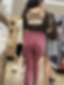 Slim latina shopping and squatting (oc)