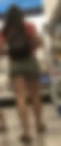 Thicc art lover Milf in shorts