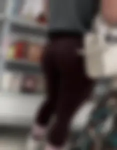 SLIM THICK MILF WITH ONE HELL OF A BUBBLE