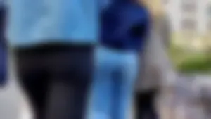 Sibling rivalry on who has the best looking booty