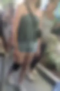 Theme Park Candid Ass With Face Shots (OC)