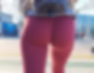 Bubble Butt in Red Leggings